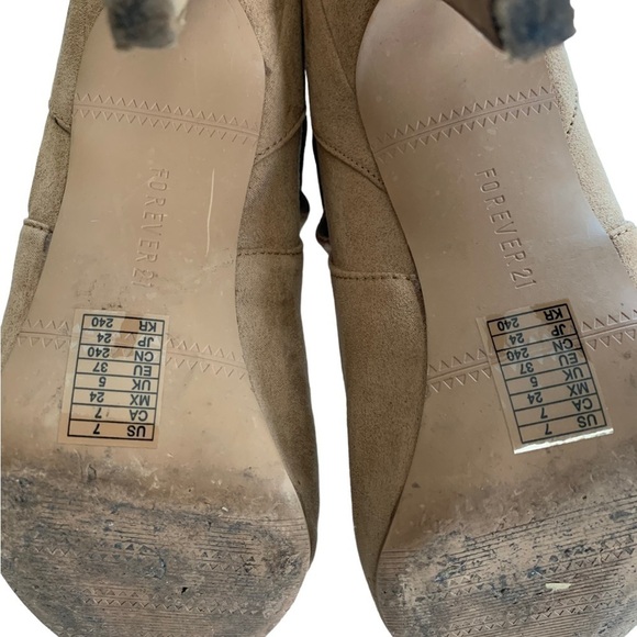 𝅺FOREVER 21 Slip-on Heels, 7 - Picture 6 of 10